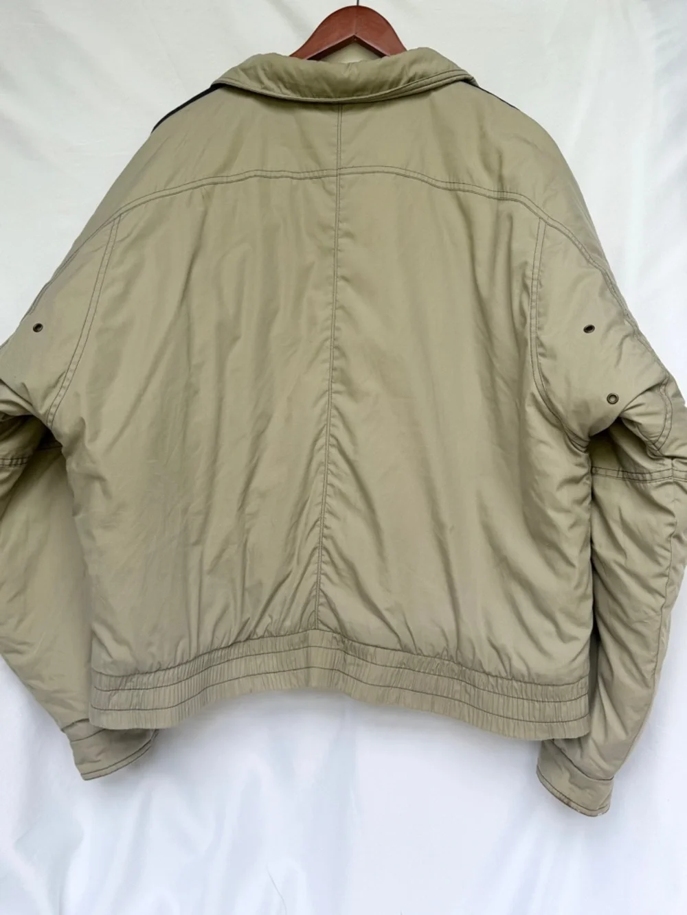 Vintage 90s Ozark Trail Men's Heavy Puffer Bomber Jacket - Beige/Black